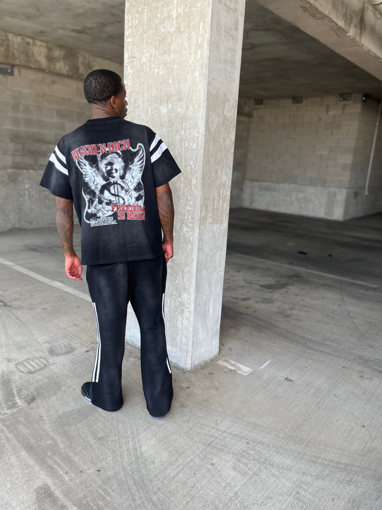 "Rich World" T-Shirt