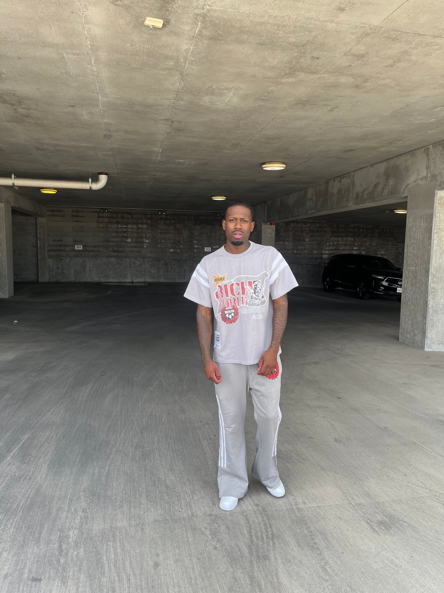 "Rich World" T-Shirt